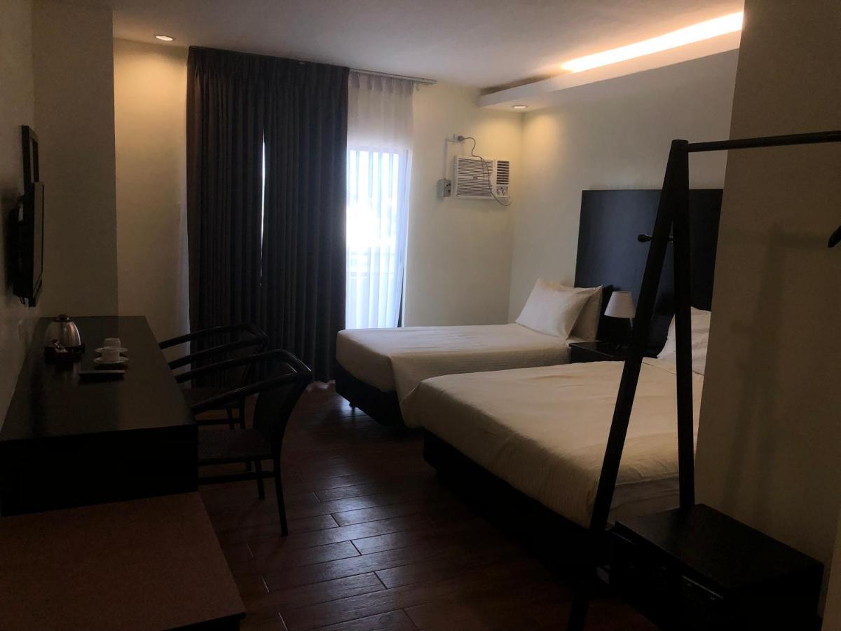 Pina Suites Ormoc Bagian luar foto