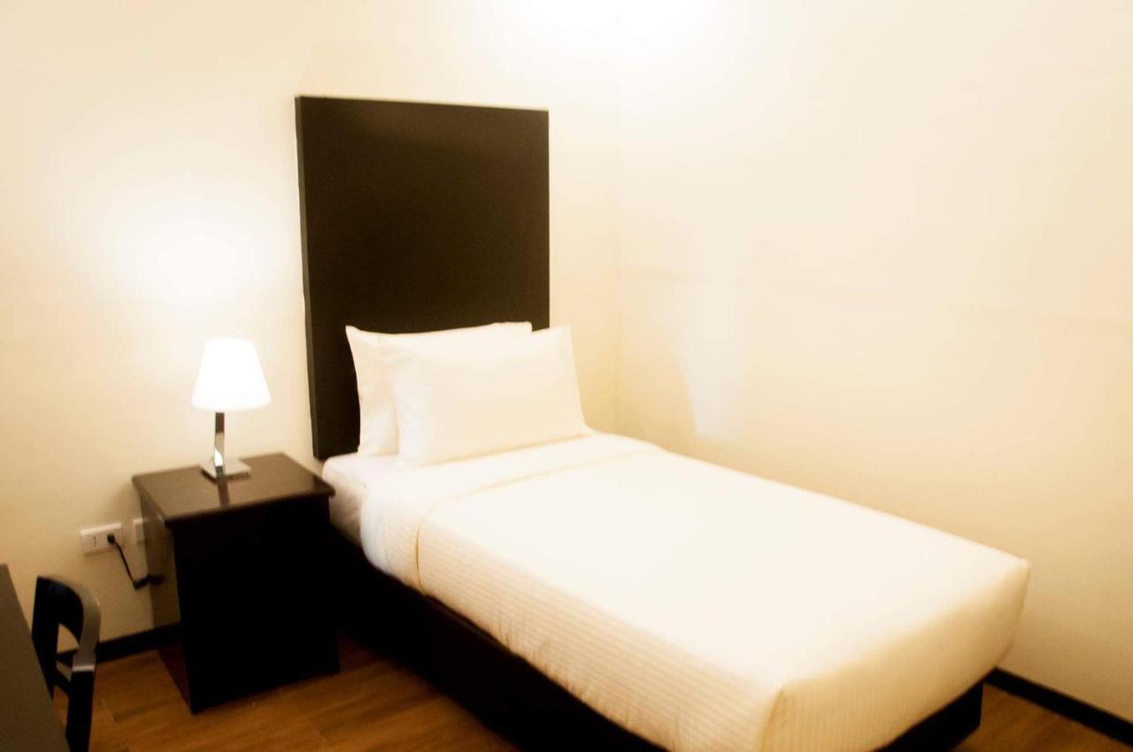 Pina Suites Ormoc Bagian luar foto