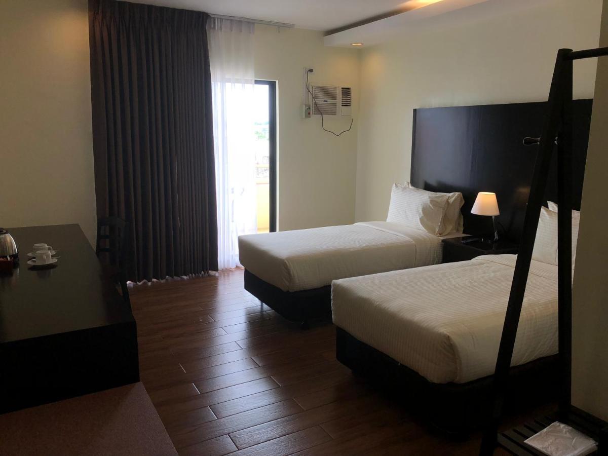 Pina Suites Ormoc Bagian luar foto