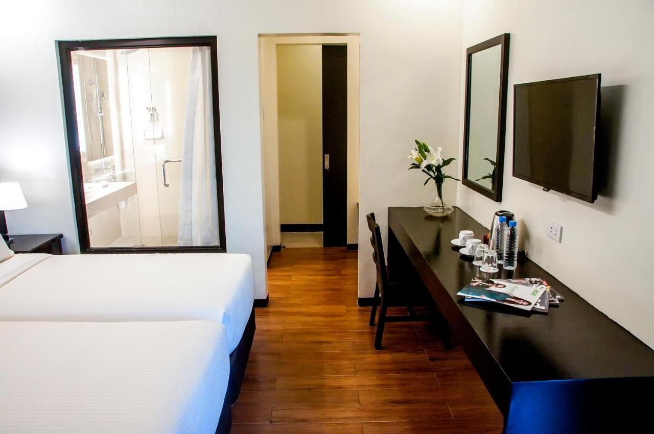 Pina Suites Ormoc Bagian luar foto